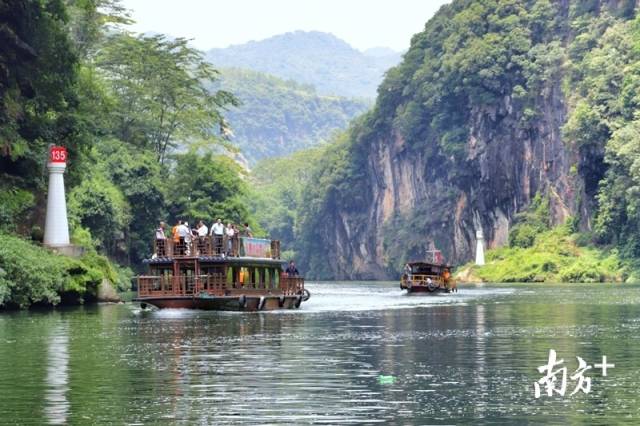 游覽湟川三峽，享連州秀美風(fēng)光。梁素雅 攝