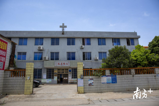 山塘醫(yī)院屬連州市醫(yī)療集團(tuán)總院大路邊鎮(zhèn)分院。