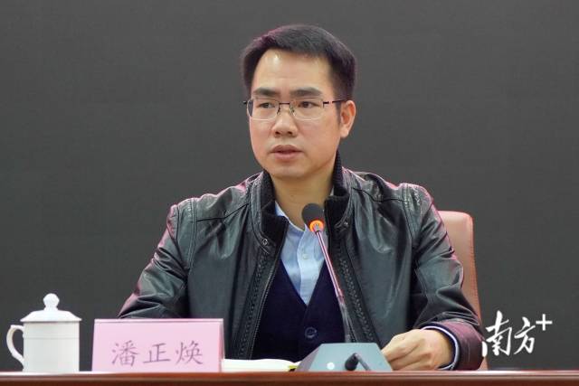 連州市委書記潘正煥提出，要始終切實把疫情防控當(dāng)作重點工作來抓，嚴(yán)防輸入性風(fēng)險。張曉欣 攝
