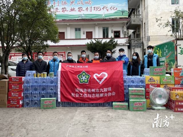 籌措物資助力困難群眾暖度寒冬。