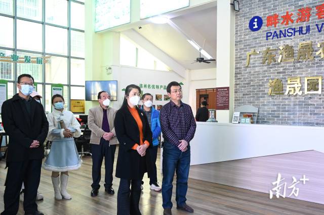 參觀畔水漁晟園。張曉欣 攝