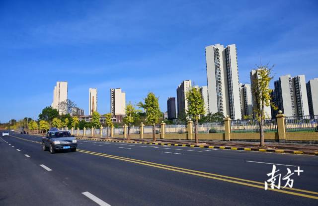 岡溪路。黃津 攝