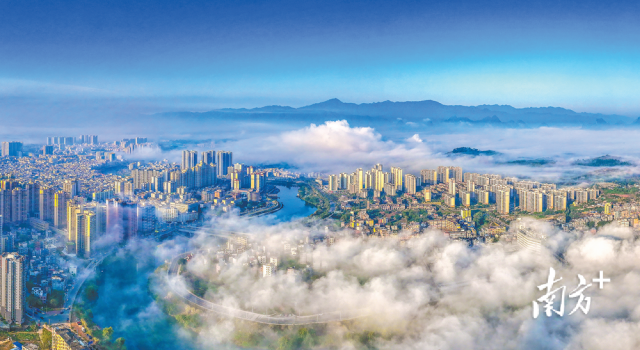 清遠(yuǎn)連州以奮斗為筆，加快打造“粵湘桂區(qū)域性中心城市”。丘貴星 攝