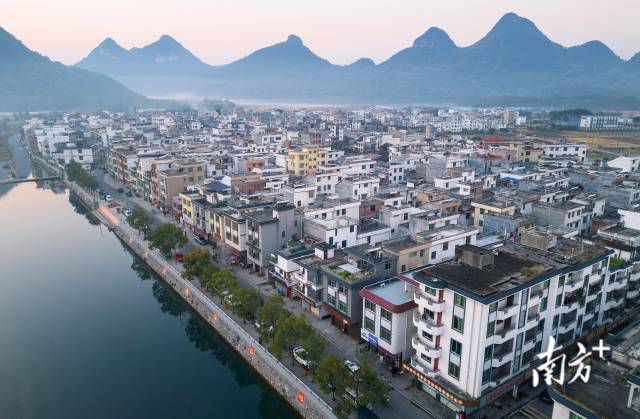 保安鎮(zhèn)街頭。