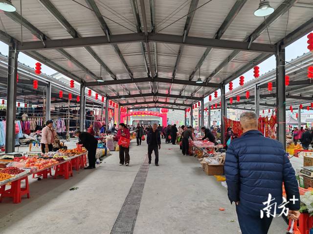 新建的東陂綜合市場。