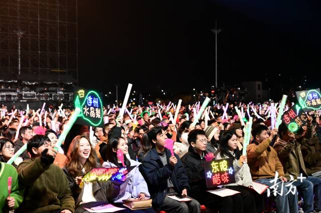 連州“演藝+”模式，真正實現(xiàn)“一場演出帶火一座城”。黃瀅 攝