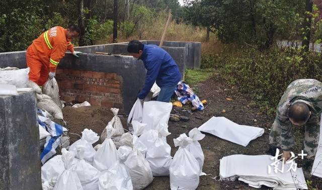 做好防汛物資準(zhǔn)備。